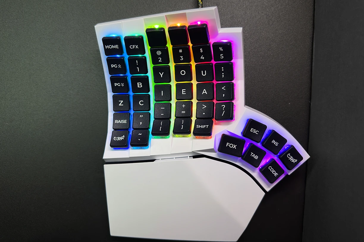 Keyboard detail - side view